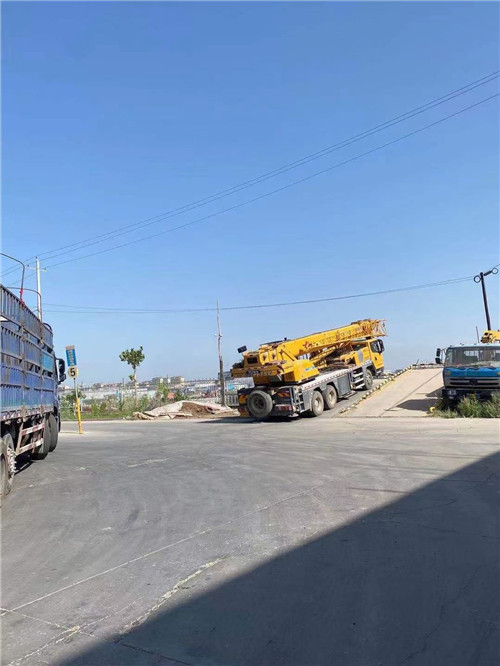 丹阳市25吨吊车的租赁价格大概是多少？